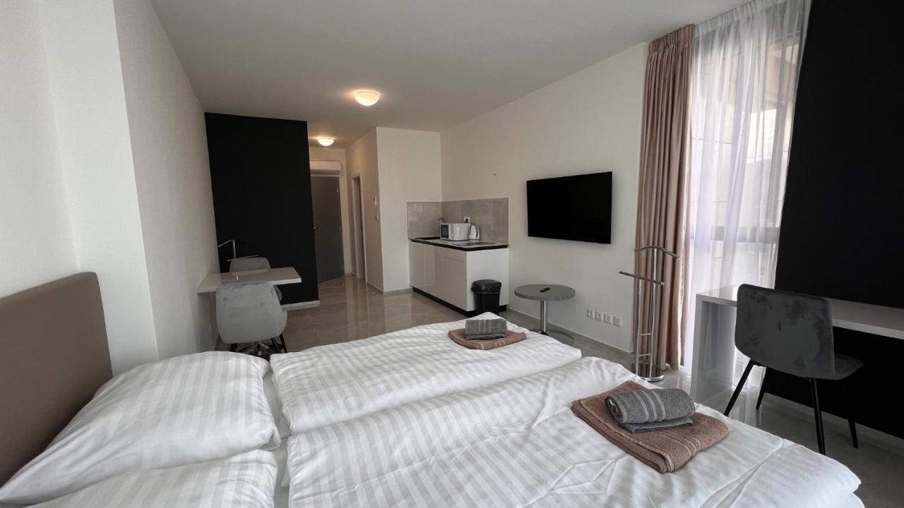 Air Conditioned 1 Room Apartment Vienna Gate, 2 Bratislava Extérieur photo