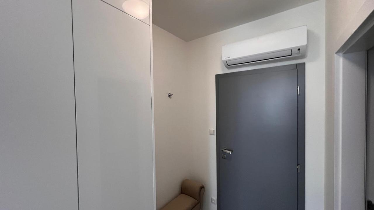 Air Conditioned 1 Room Apartment Vienna Gate, 2 Bratislava Extérieur photo