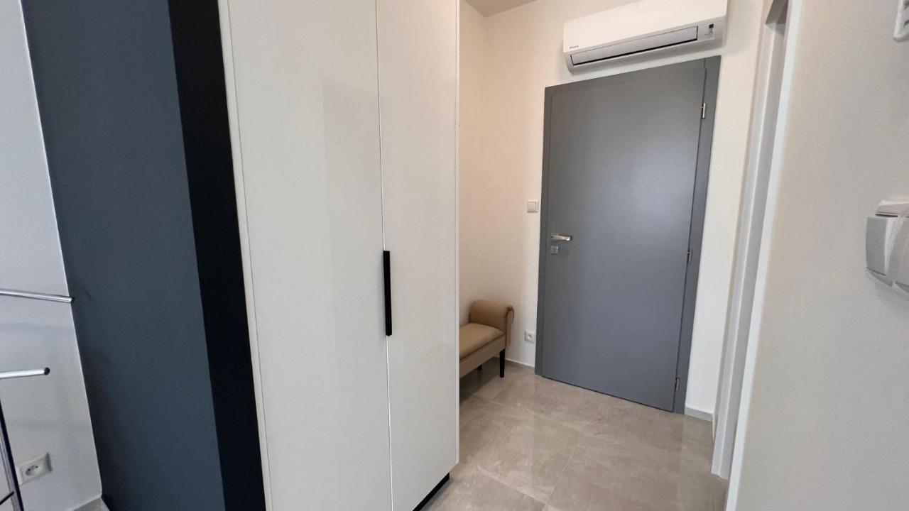 Air Conditioned 1 Room Apartment Vienna Gate, 2 Bratislava Extérieur photo